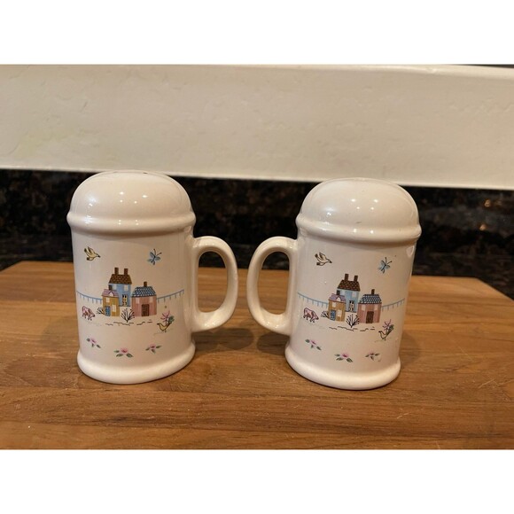 HEARTLAND Ceramic Stovetop Salt & Pepper Shakers - Picture 1 of 10